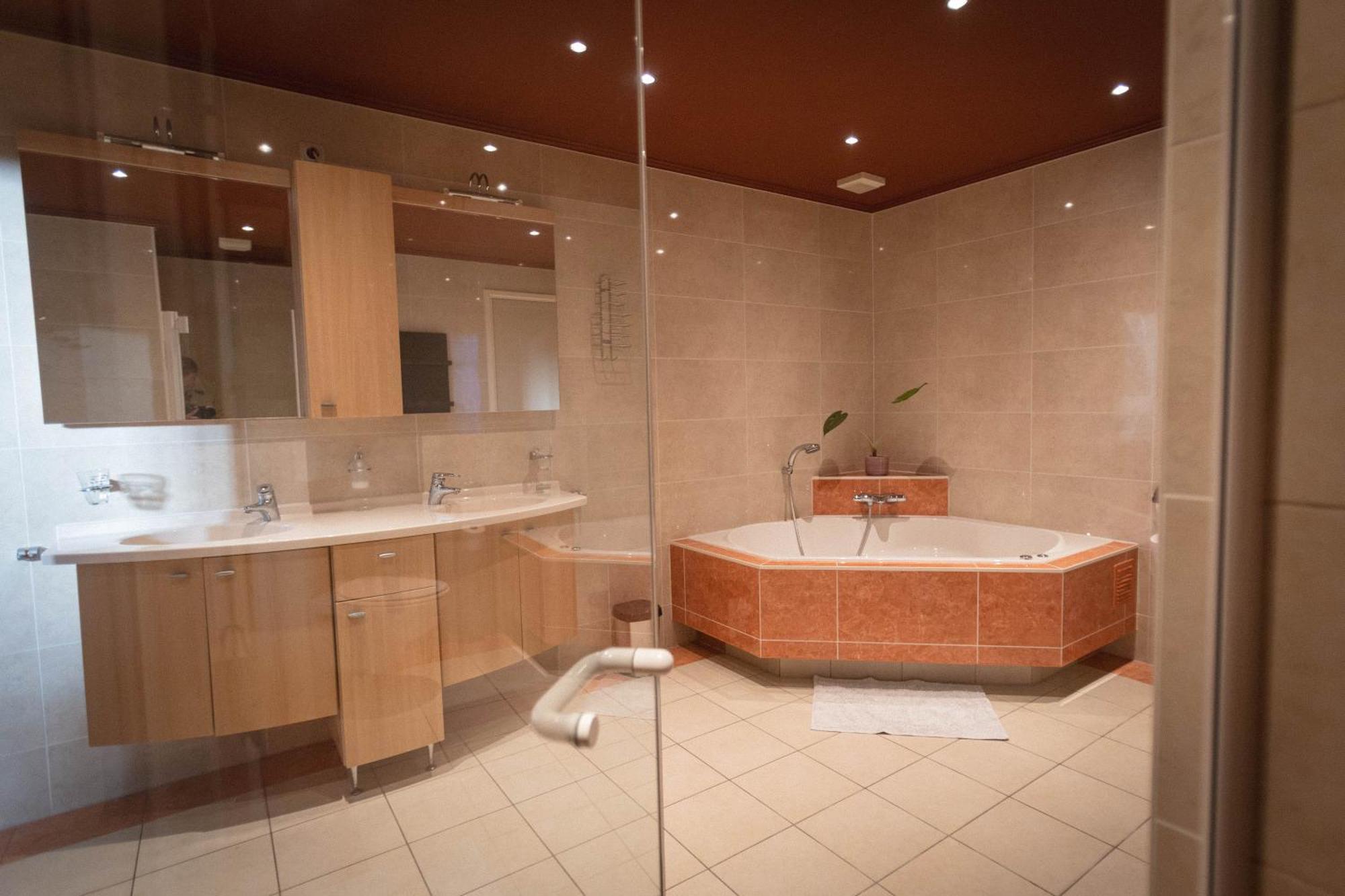 Boukje Har Bed En Brochje Bed & Breakfast Burgum Bagian luar foto