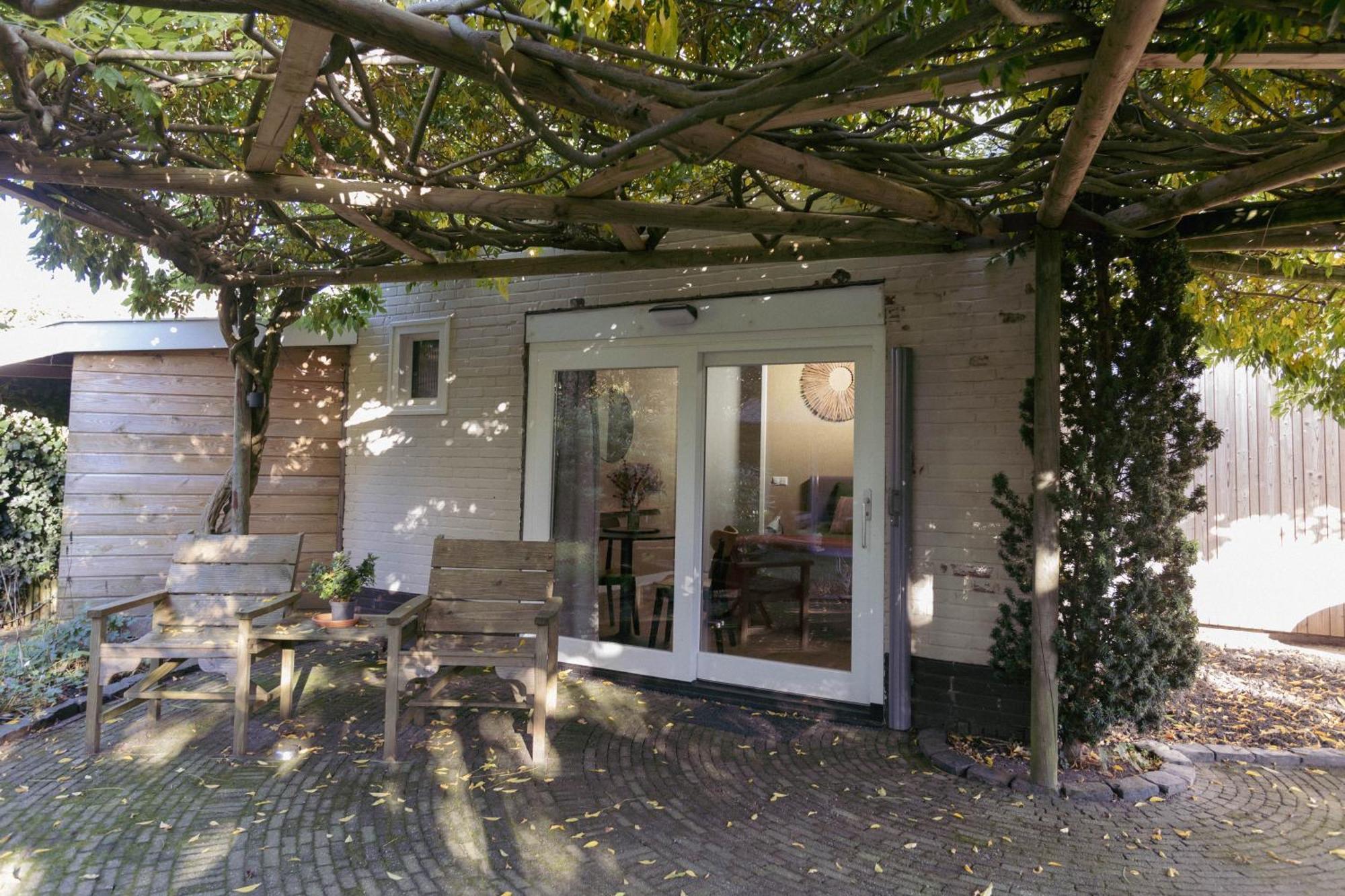 Boukje Har Bed En Brochje Bed & Breakfast Burgum Bagian luar foto